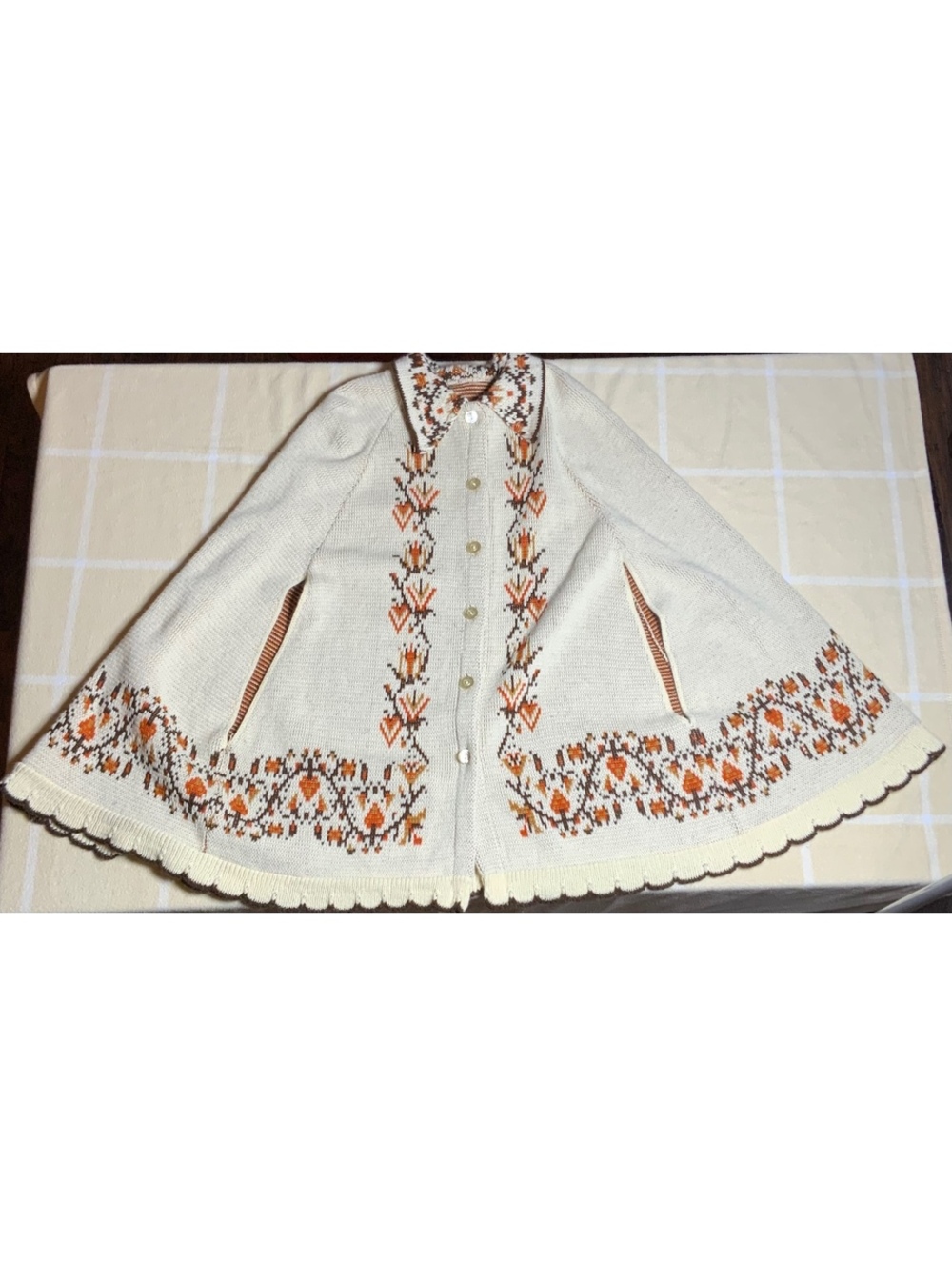 Vintage Cream Knit Cape